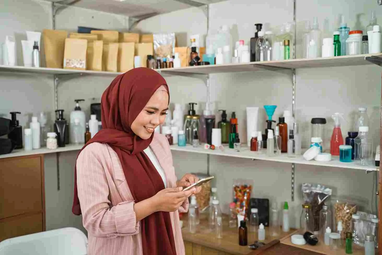 Gambar Pabrik Maklon Skincare Terbaik di Indonesia: Pilihan Cerdas untuk Brand Impianmu