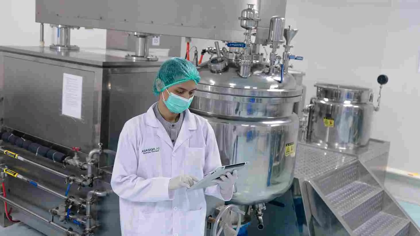 Gambar Pabrik Maklon Kosmetik Terbaik: Solusi Tepat untuk Brand Kosmetik Impianmu