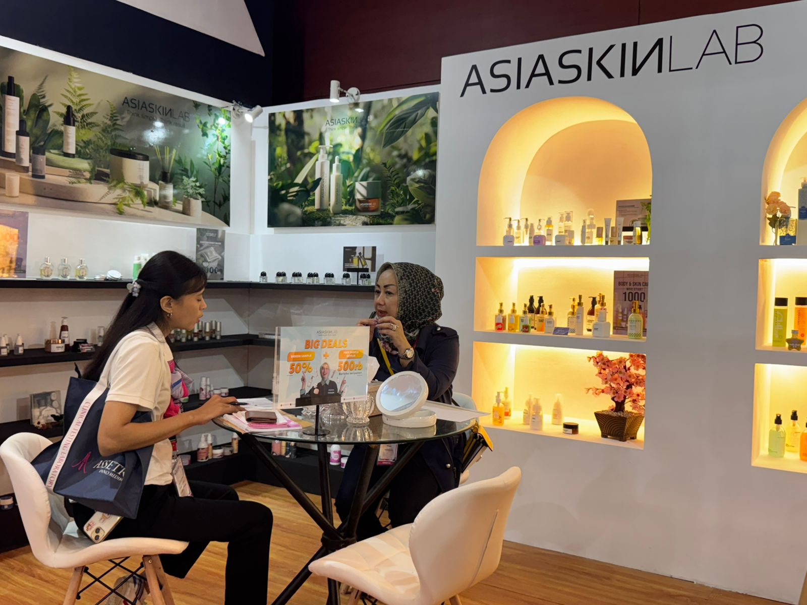 Gambar ASIASKINLAB Buka Peluang Bisnis Kecantikan di Event IFBEX 2025