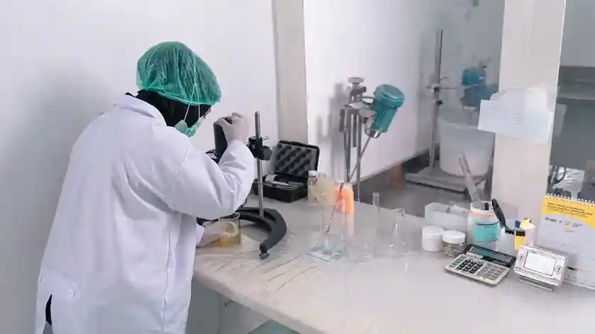 Gambar Tim R&D Pabrik Maklon Kosmetik Halal ASIASKINLAB